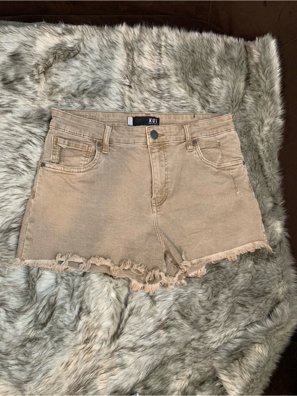 KUT from the Kloth Jane High Rise 2.5” Distressed Shorts TAN Jean Raw Hem Size 8